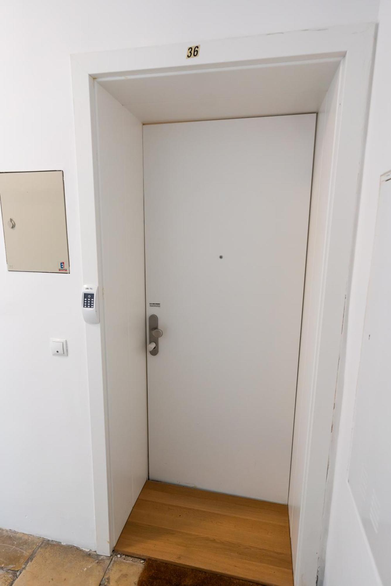 Vienna City Apartments - Metro 1160 Відень Екстер'єр фото
